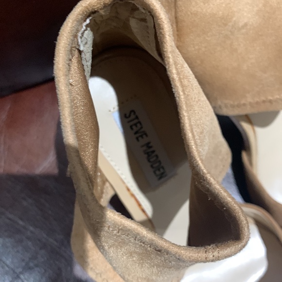 NWT Steve Madden, size 8, open toe, ankle cuff, 3-3/4” heel, soft leather - Picture 3 of 5